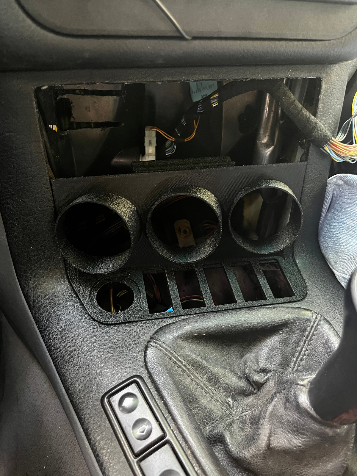 Support 3 manomètres 52 mm BMW E36 en remplacement du vide-poche (vue 3)